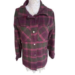 26 International pink and green cozy Cabincore flannel jacket/shirt- size medium